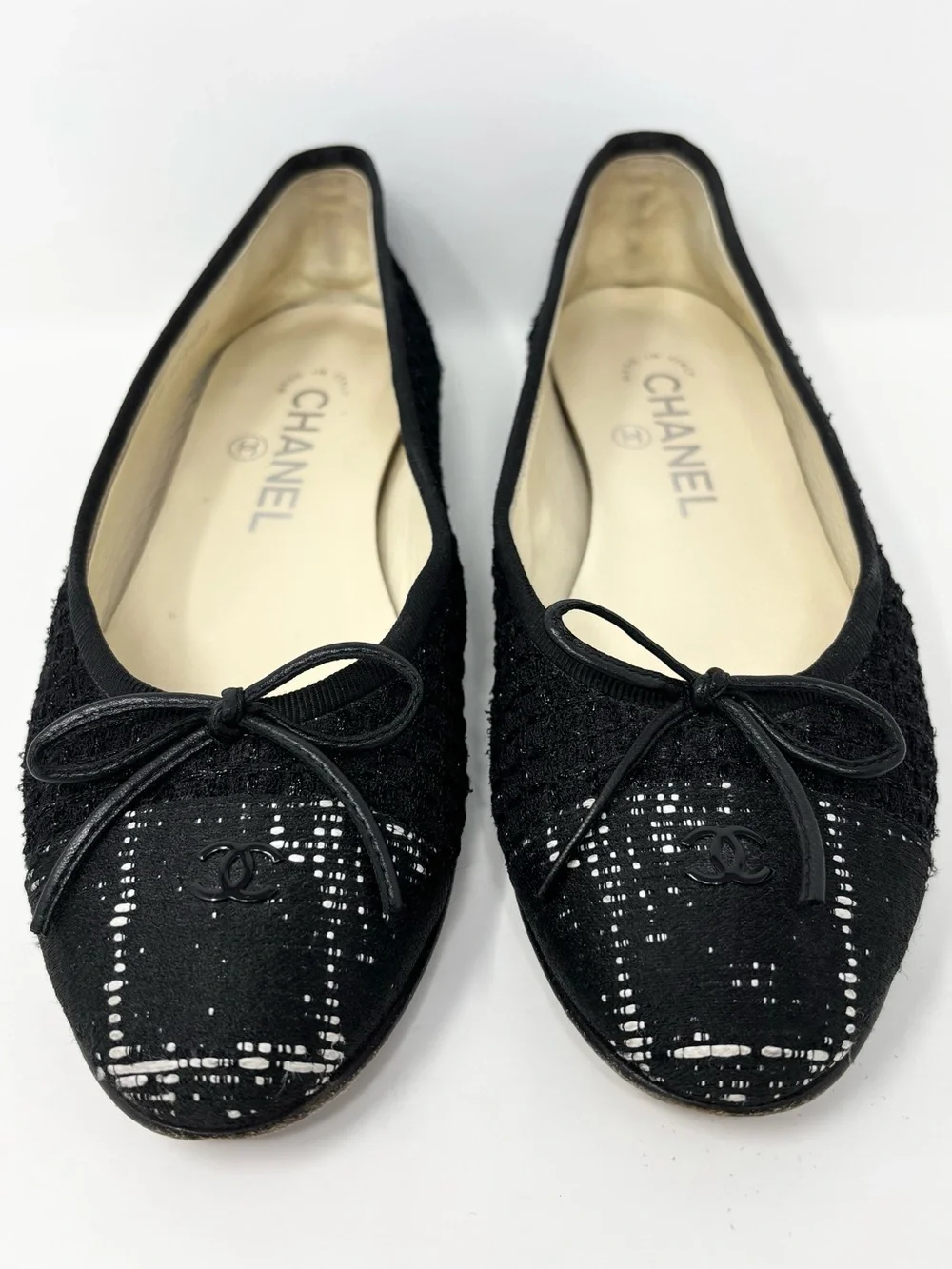 Chanel CC Logo Cap Toe Tweed Ballet Flats Black White Size 37 Authentic